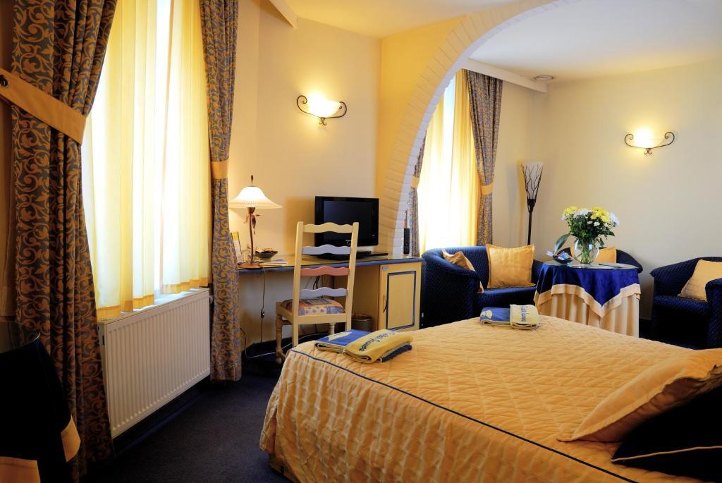 Les Reflets Jaunes Givet Room photo