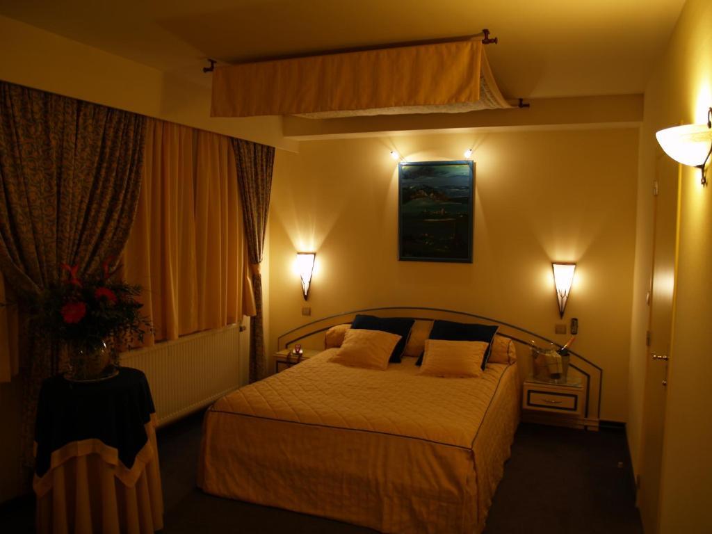 Les Reflets Jaunes Givet Room photo